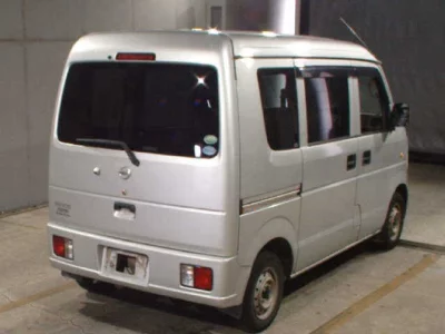 NISSAN CLIPPER VAN