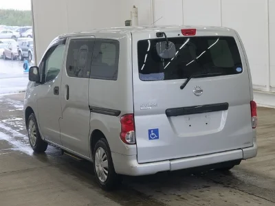 NISSAN NV200