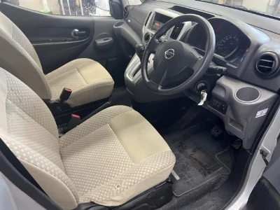 NISSAN NV200