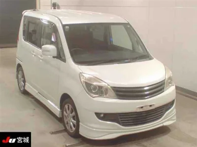 MITSUBISHI DELICA D2