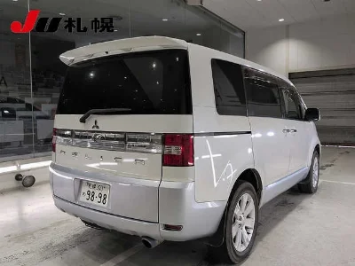 MITSUBISHI DELICA D5