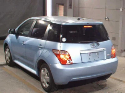 TOYOTA IST