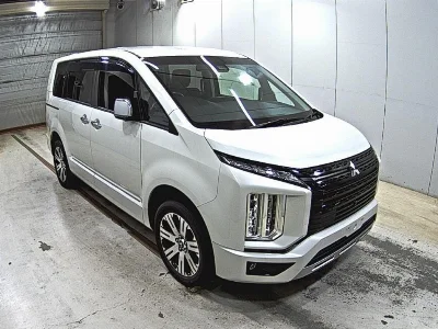 MITSUBISHI DELICA D5