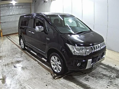 MITSUBISHI DELICA D5