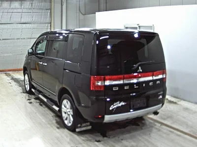 MITSUBISHI DELICA D5