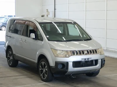 MITSUBISHI DELICA D5