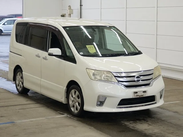 Nissan Serena  с аукциона в Японии