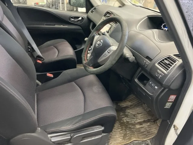 Nissan Serena  с аукциона в Японии