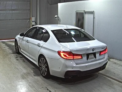 BMW 5 SERIES