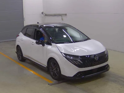 NISSAN AURA