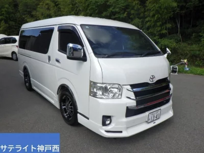 TOYOTA HIACE VAN