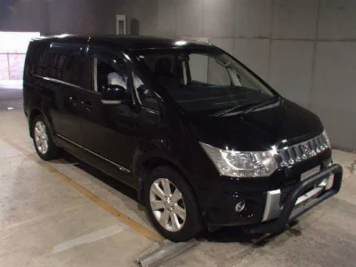 MITSUBISHI DELICA D5