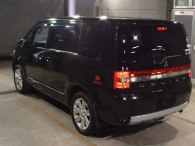 MITSUBISHI DELICA D5