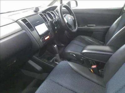 NISSAN TIIDA