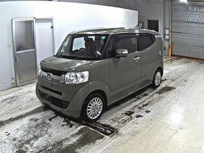HONDA N BOX SLASH