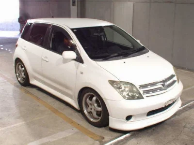 TOYOTA IST