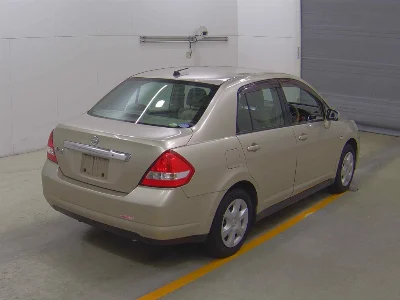 NISSAN TIIDA LATIO