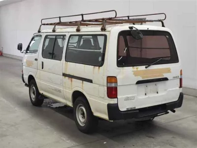 TOYOTA HIACE VAN