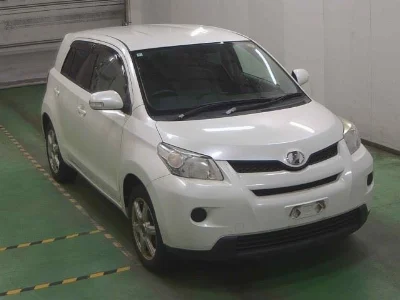 TOYOTA IST
