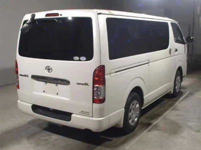 TOYOTA REGIUS VAN