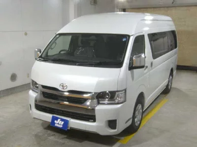 TOYOTA HIACE