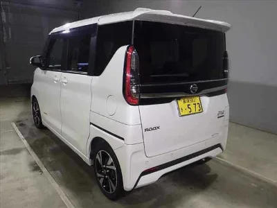 NISSAN ROOX