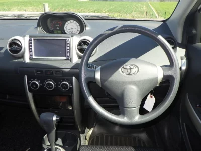 TOYOTA IST