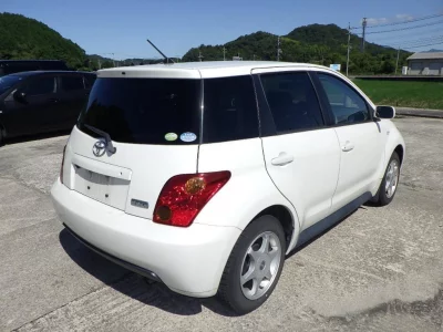TOYOTA IST