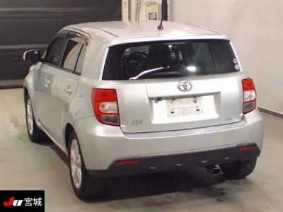 TOYOTA IST