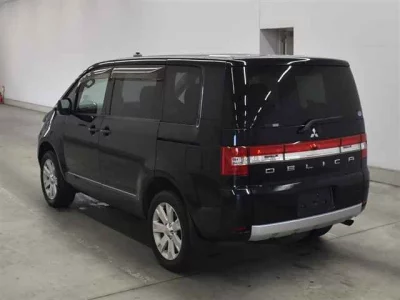 MITSUBISHI DELICA D5