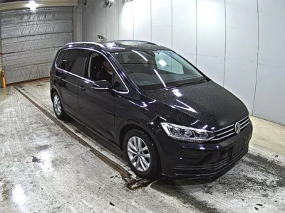 VOLKSWAGEN GOLF TOURAN