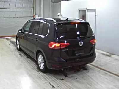 VOLKSWAGEN GOLF TOURAN