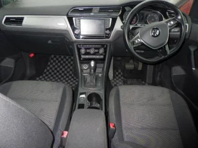 VOLKSWAGEN GOLF TOURAN