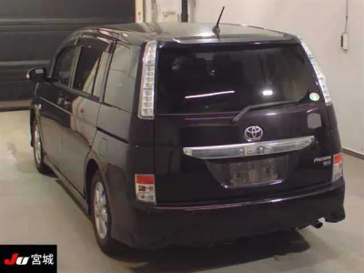TOYOTA ISIS