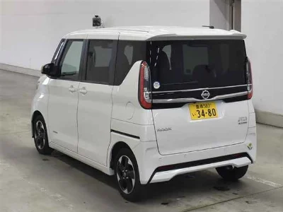 NISSAN ROOX