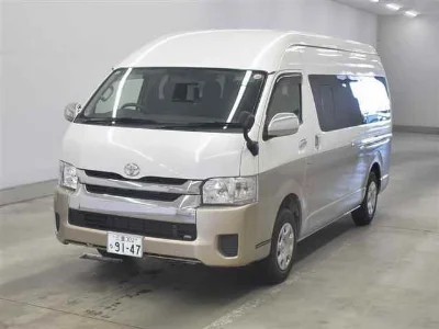 TOYOTA HIACE