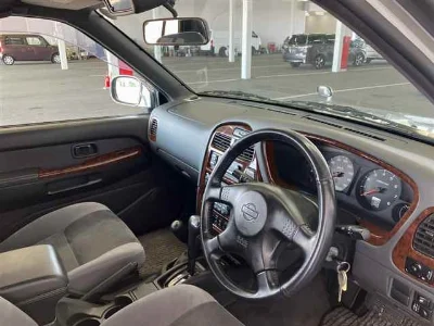 NISSAN TERRANO