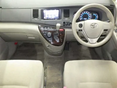 TOYOTA ISIS