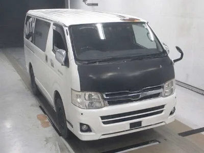 TOYOTA HIACE VAN