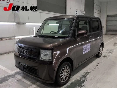 TOYOTA PIXIS SPACE