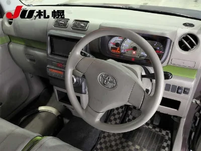 TOYOTA PIXIS SPACE