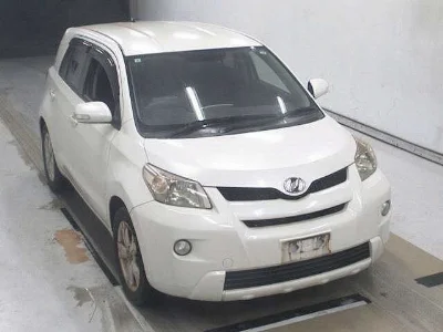 TOYOTA IST
