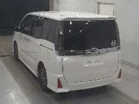 Цена авто Toyota Voxy с аукционов Японии, номер кузова ZRR80W, пробег 151 000, оценка 2