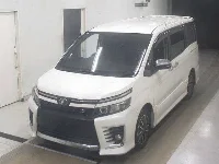 Цена авто Toyota Voxy с аукционов Японии, номер кузова ZRR80W, пробег 151 000, оценка 2