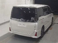 Цена авто Toyota Voxy с аукционов Японии, номер кузова ZRR80W, пробег 151 000, оценка 2