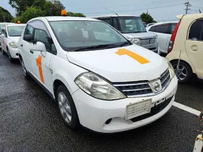NISSAN TIIDA LATIO