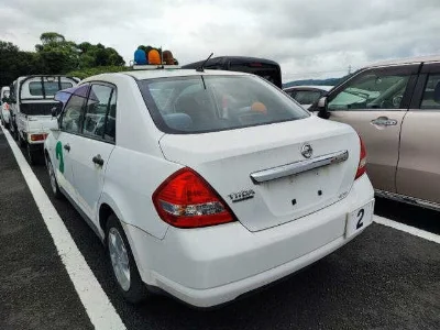 NISSAN TIIDA LATIO