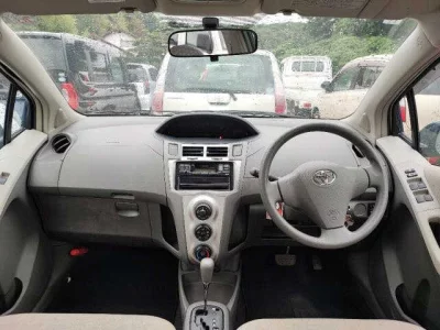 TOYOTA VITZ