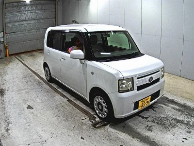 TOYOTA PIXIS SPACE