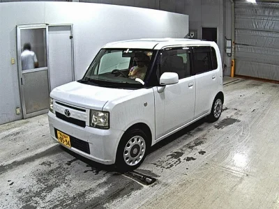 TOYOTA PIXIS SPACE